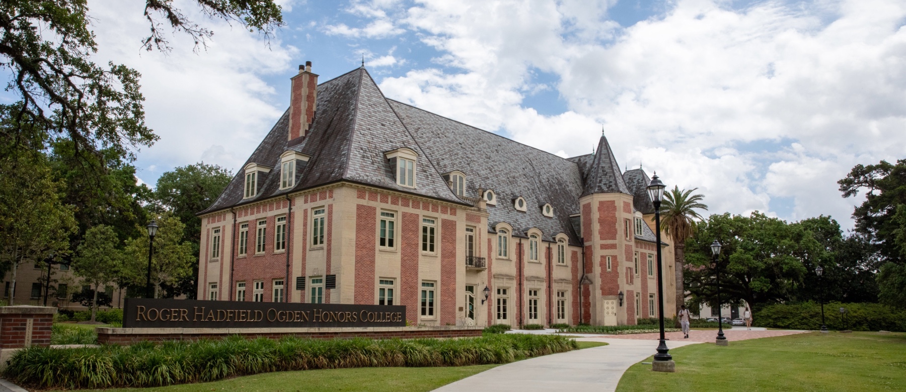Photo of the French House on LSU's campus
